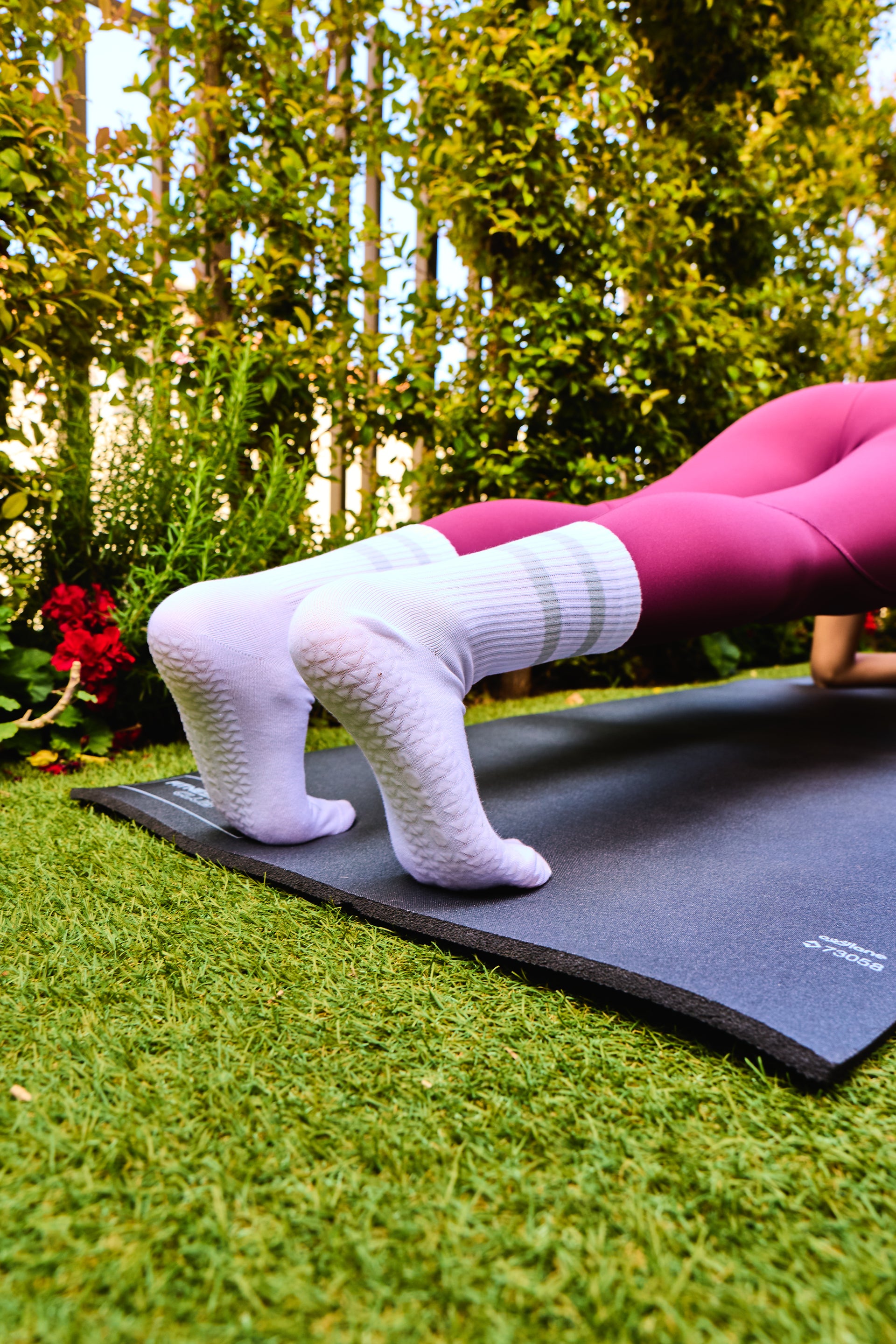 Half Calf Pilates White with Gray Stripes